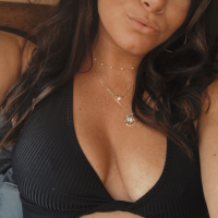 brunettepeachybabe