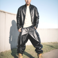 leather_sagger