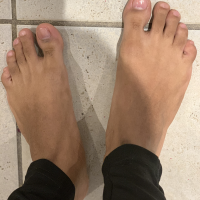 hisprettyfeet
