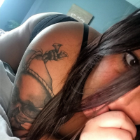 alltherightcurvesxo